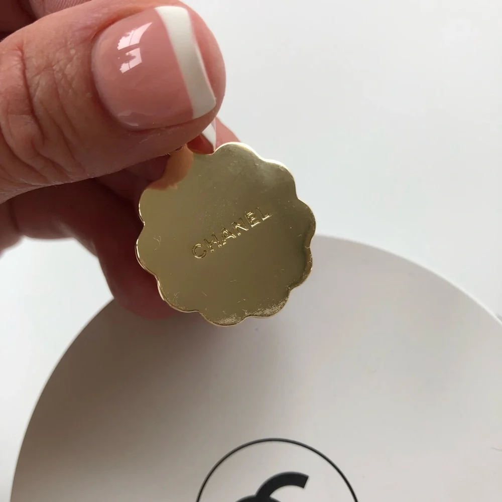 CHANEL Pink Pearl Gold Camellia Flower Limited Edition 2026 Charm NEW - Picture 5 of 5